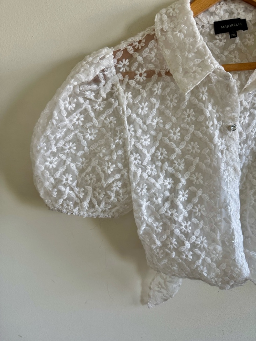 Majorelle Puff sleeve  floral embroidered tie front crop button down top small - Picture 3 of 7